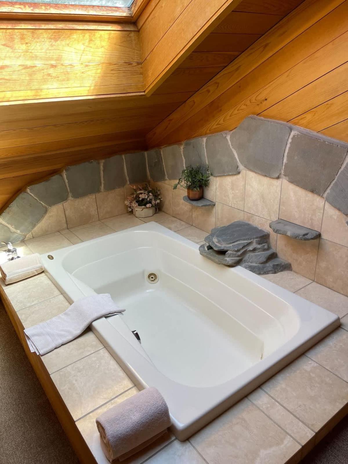 Top Floor Luxury, Sauna, Private Pool, Lake Bellaire Beach, 5 Beds, 4 Full Bath Esterno foto
